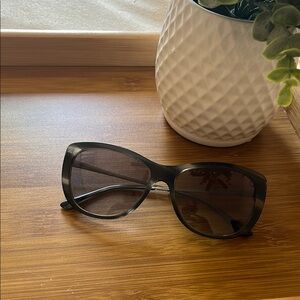 Black Cat-Eye Sunglasses with Sleek Design GIORGIO ARMANI